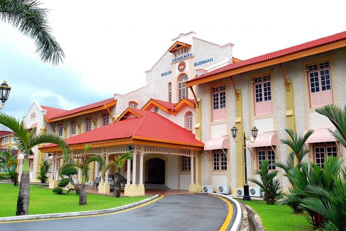 Bangunan Suluh Budiman, bangunan warisan bersejarah Universiti Pendidikan Sultan Idris (UPSI) yang kini menempatkan Muzium Pendidikan Nasional.